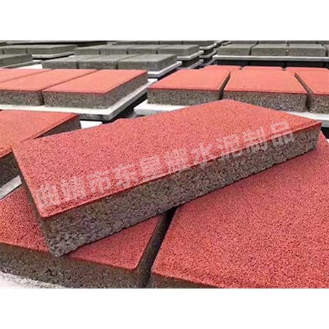 長(zhǎng)期暴露在戶外環(huán)境中，透水磚表面是否需要做防護(hù)處理以應(yīng)對(duì)紫外線、雨水等的侵蝕？